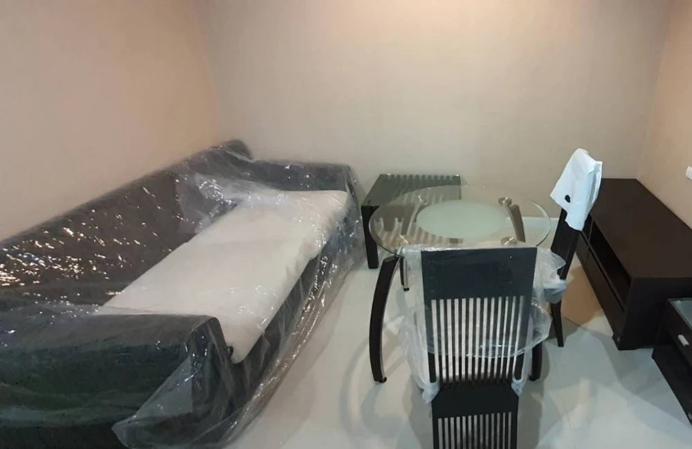 For sale, for rent, Metro Park Sathorn, 4th floor, fully furnished, nice to live in, interested in booking now, don't miss out.