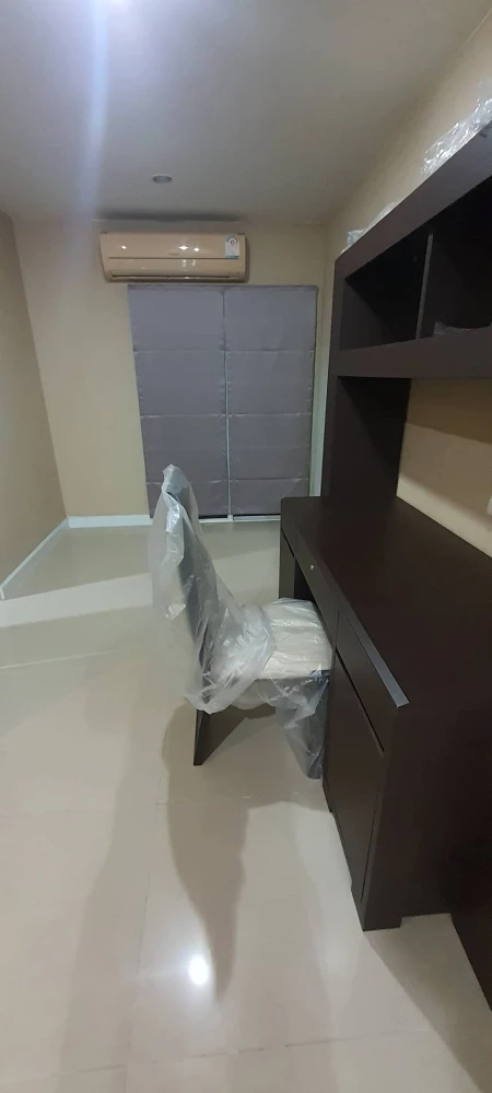 For sale, for rent, Metro Park Sathorn, 4th floor, fully furnished, nice to live in, interested in booking now, don't miss out.