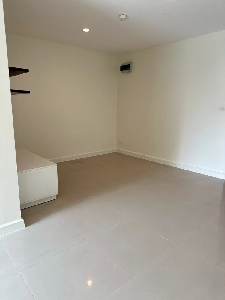 For sale or rent: Metro Park Sathorn. Spacious rooms with ample usable space and complete amenities. Book now!