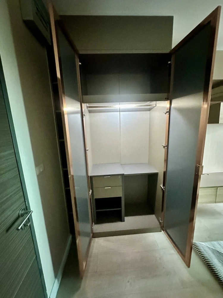For sale or rent: Metro Sky Prachachuen. Nicely furnished with high-quality built-in furniture. Convenient transportation. Book now!