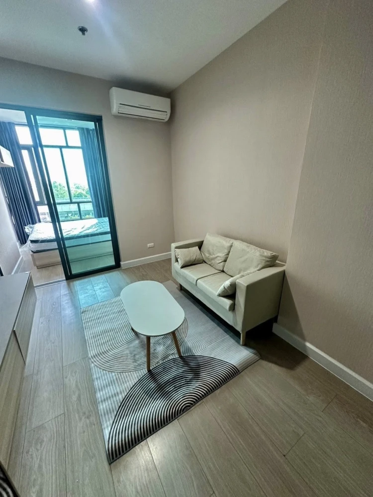 For sale or rent: Metro Sky Prachachuen. Nicely furnished with high-quality built-in furniture. Convenient transportation. Book now!