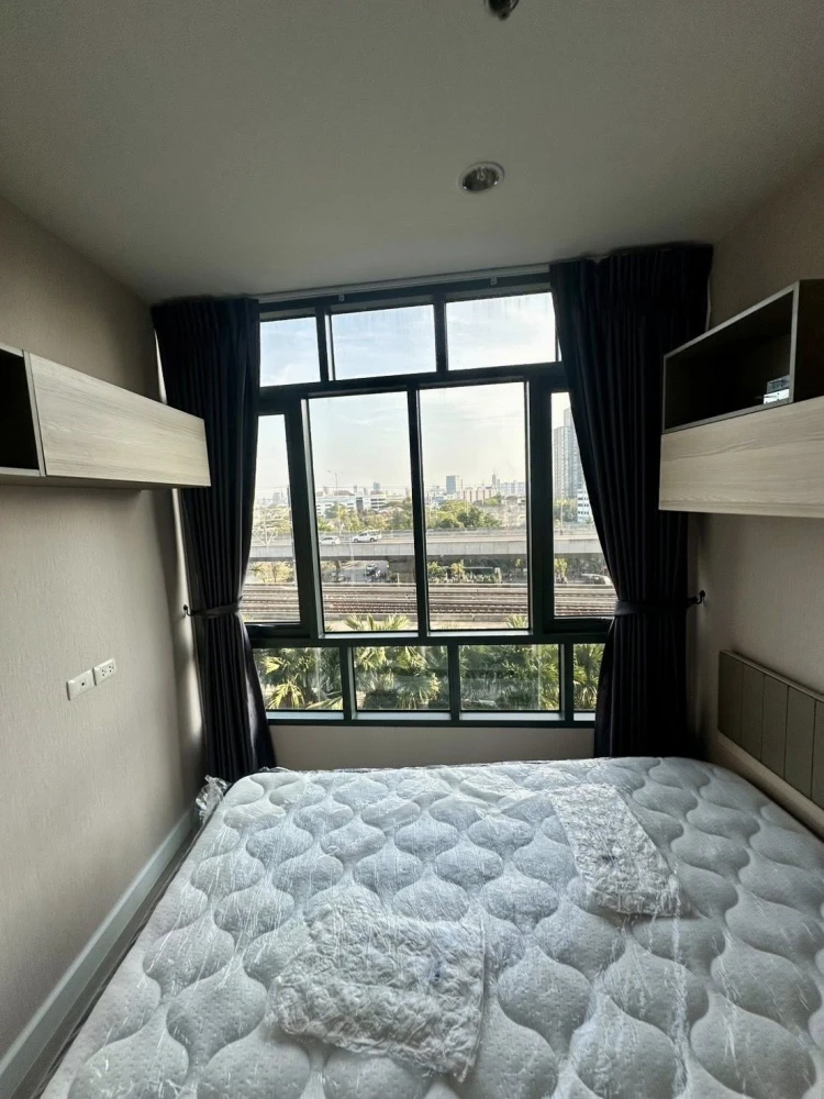 For sale or rent: Metro Sky Prachachuen. Nicely furnished with high-quality built-in furniture. Convenient transportation. Book now!
