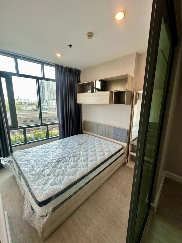 For sale or rent: Metro Sky Prachachuen. Nicely furnished with high-quality built-in furniture. Convenient transportation. Book now!
