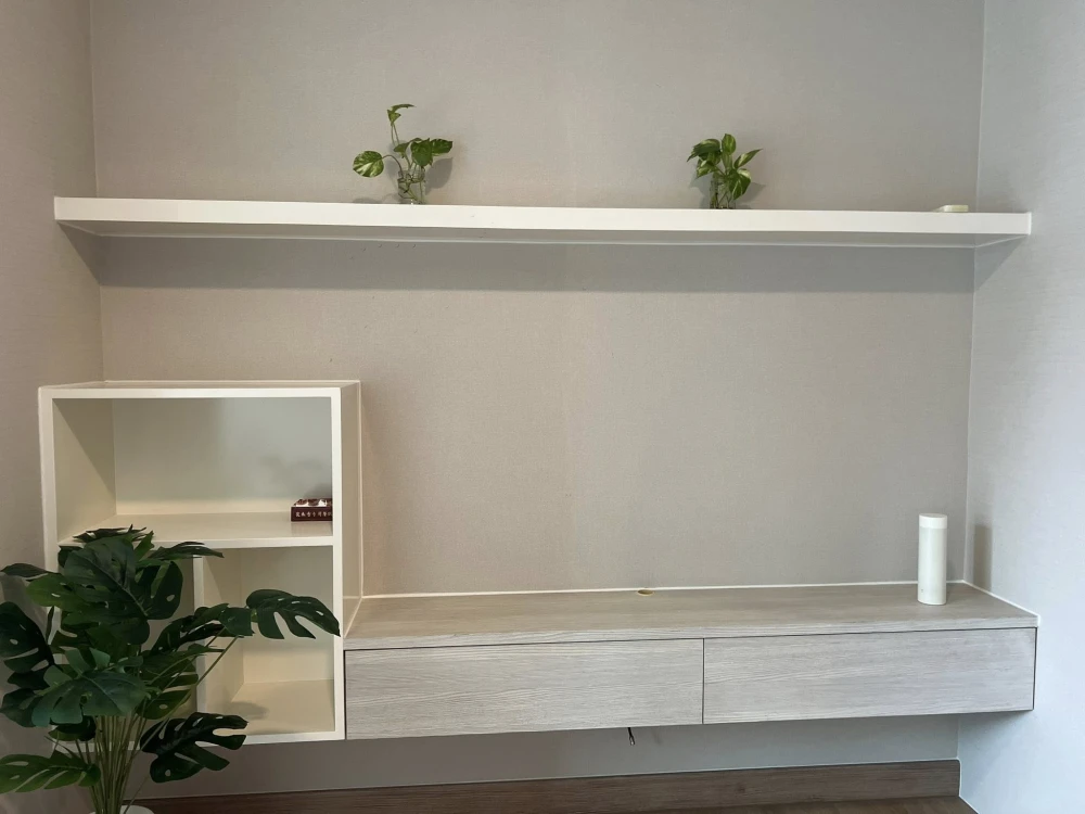 Metro Sky Ratchada for sale, simply decorated room with good quality furniture, just bring your own luggage and move in.