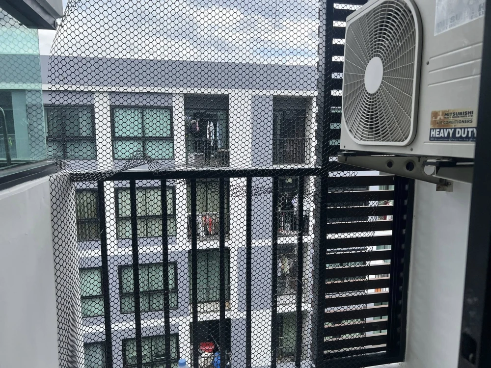 Metro Sky Ratchada for sale, simply decorated room with good quality furniture, just bring your own luggage and move in.