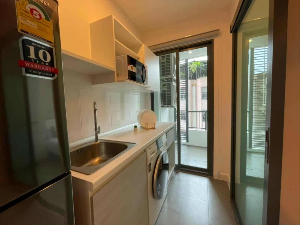 For sale or rent: Metro Sky Prachachuen, beautifully decorated room, separated into sections, great price, hurry and reserve now, don't delay.