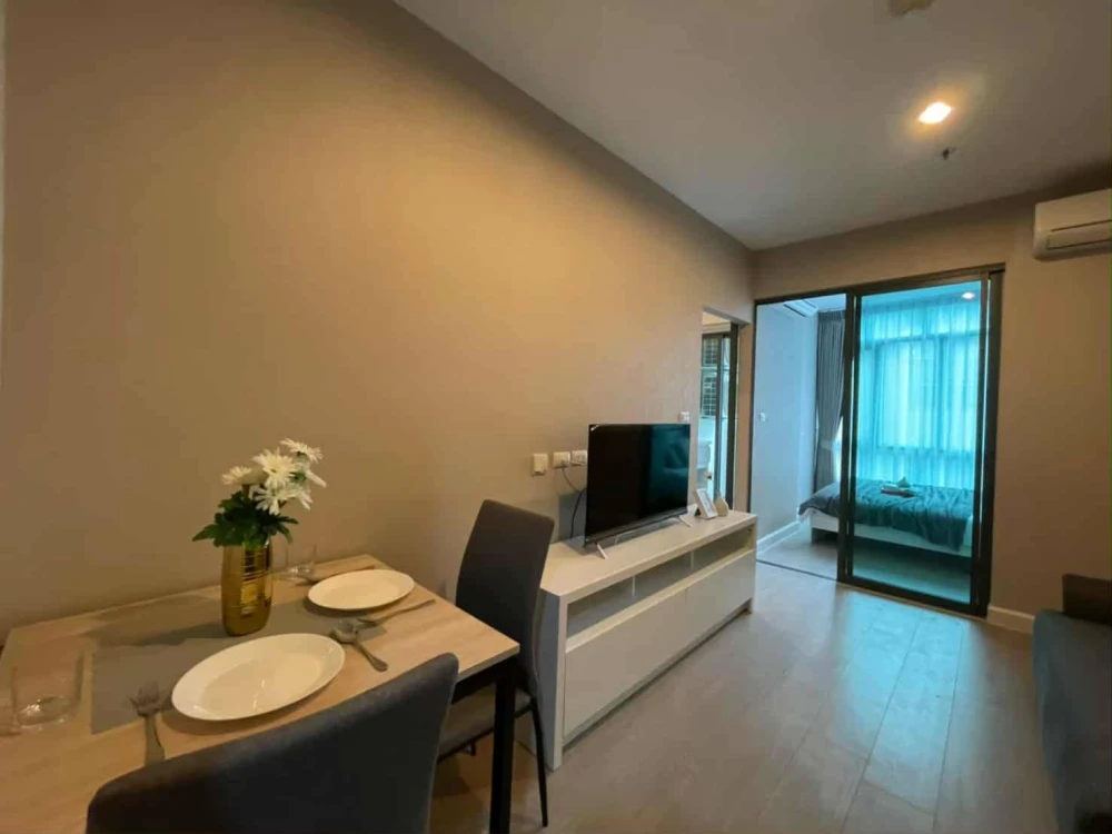 For sale or rent: Metro Sky Prachachuen, beautifully decorated room, separated into sections, great price, hurry and reserve now, don't delay.
