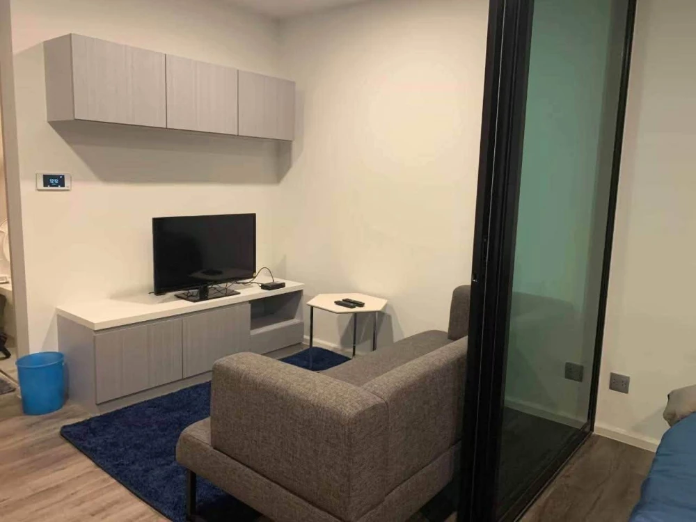 For sale or rent: Modiz Interchange condo with separate bedroom, 28 sq m, fully furnished. Book now before it's too late!