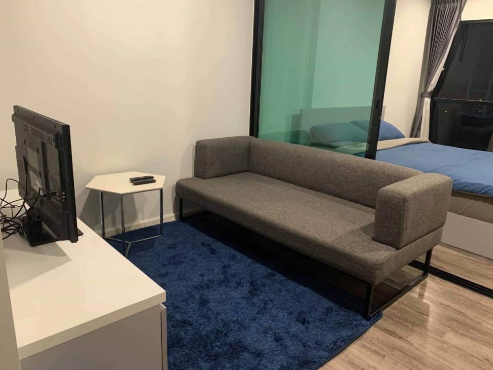 For sale or rent: Modiz Interchange condo with separate bedroom, 28 sq m, fully furnished. Book now before it's too late!