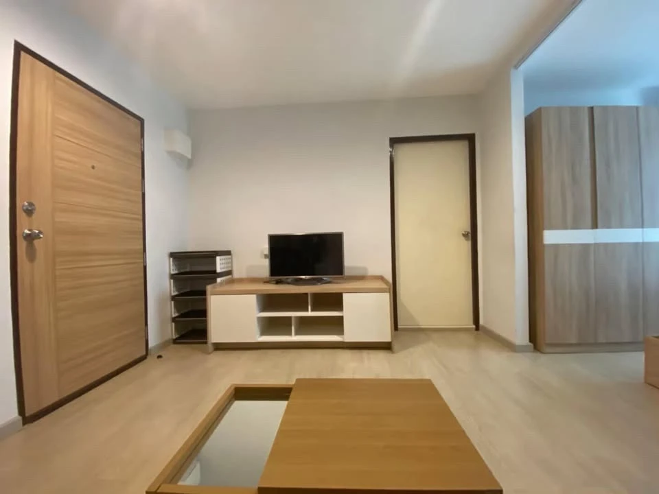 For sale, for rent MT PRESTIGE Phahon Yothin, room is opposite the fire escape, fully furnished, good value for money like this, must book.