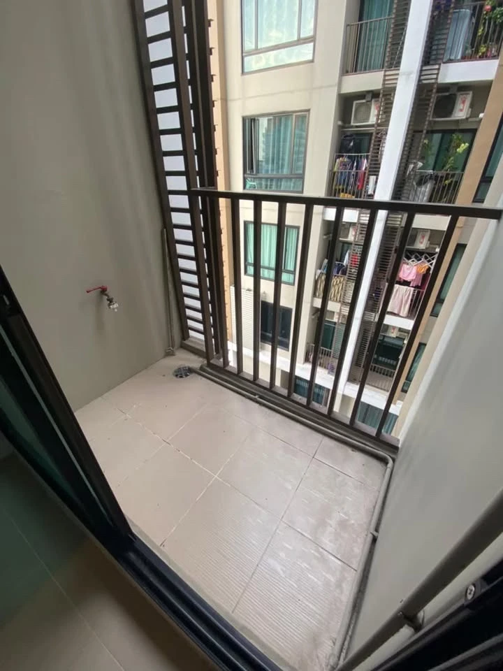 For sale, for rent MT PRESTIGE Phahon Yothin, room is opposite the fire escape, fully furnished, good value for money like this, must book.
