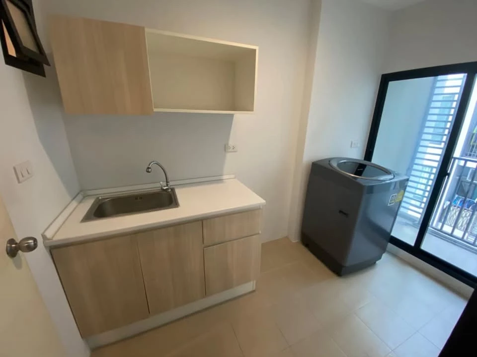For sale, for rent MT PRESTIGE Phahon Yothin, room is opposite the fire escape, fully furnished, good value for money like this, must book.