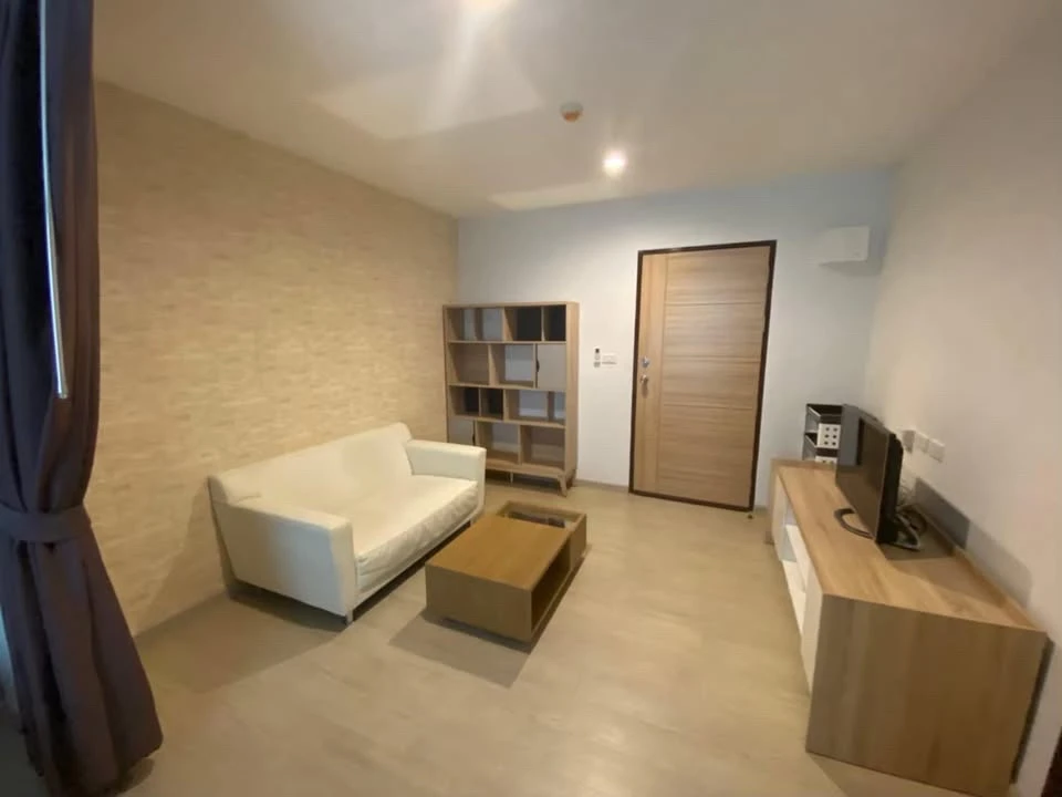 For sale, for rent MT PRESTIGE Phahon Yothin, room is opposite the fire escape, fully furnished, good value for money like this, must book.