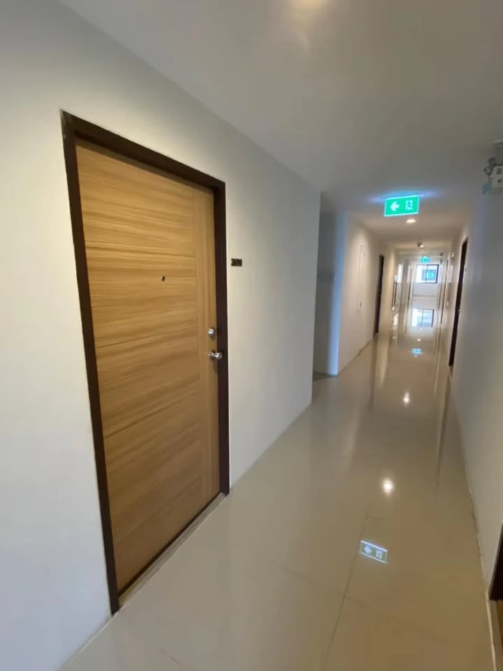 For sale, for rent MT PRESTIGE Phahon Yothin, room is opposite the fire escape, fully furnished, good value for money like this, must book.
