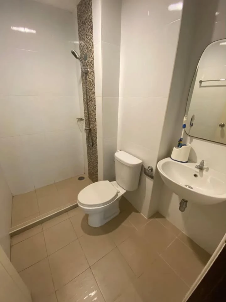 For sale, for rent MT PRESTIGE Phahon Yothin, room is opposite the fire escape, fully furnished, good value for money like this, must book.