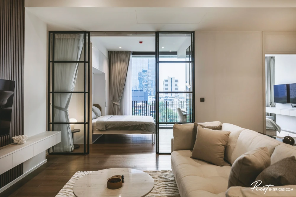 For sale or rent: Muniq Langsuan, spacious room, lots of space, well-decorated, high-quality interior. Interested? Reserve now!