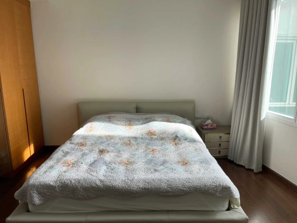 For sale or rent: Mövenpick White Sand Beach, a luxury beachfront condo in Pattaya. Premium location, stunning sea views, spacious and airy rooms. Boo