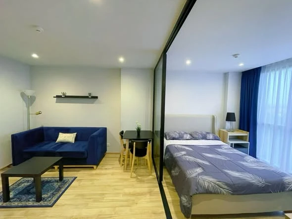 For sale or rent: Newera Ekmai-Ramintra, 7th floor, corner unit, fully furnished, ready to move in. Book now!