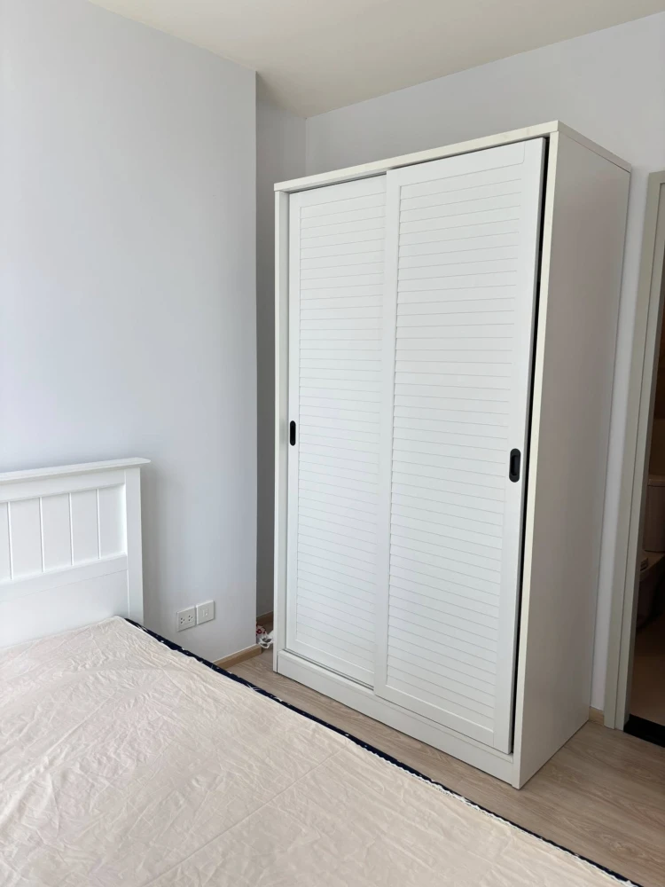 For sale or rent: Noble revolve ratchada, room on a very high floor (23rd floor), great breeze, ready to move in, complete with electrical appliances.