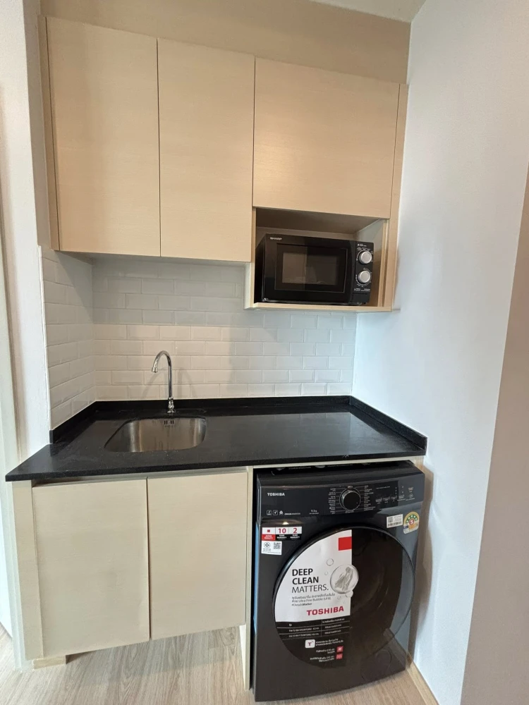 For sale or rent: Noble revolve ratchada, room on a very high floor (23rd floor), great breeze, ready to move in, complete with electrical appliances.