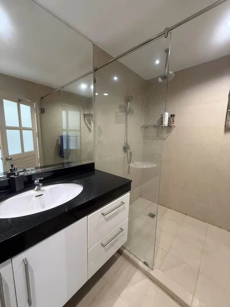 For sale or rent: Nova Mirage Duplex, 2 bedrooms, 2 bathrooms, spacious living area. Book today! Don't miss this opportunity.