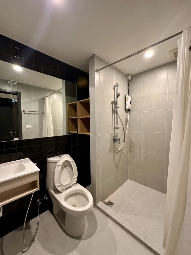 For sale or rent: Nue Noble Chaengwattana, 9th floor, fully furnished, ready to move in, reserve now, urgent!