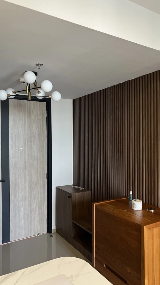 For sale or rent: Oka Haus, high floor unit, beautifully decorated and fully furnished (ready to move in).