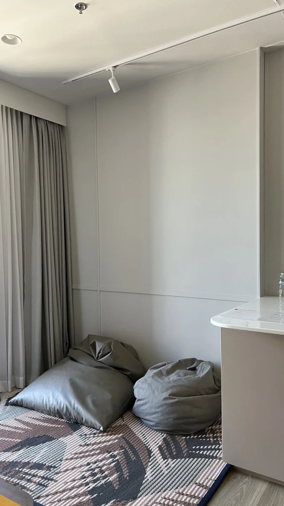 For sale or rent: Oka Haus, high floor unit, beautifully decorated and fully furnished (ready to move in).