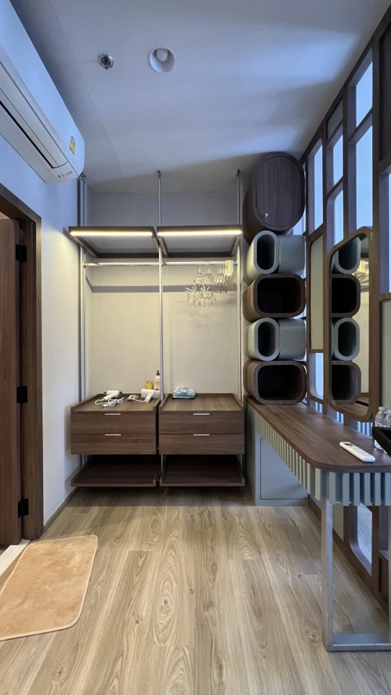 For sale or rent: Oka Haus, high floor unit, beautifully decorated and fully furnished (ready to move in).