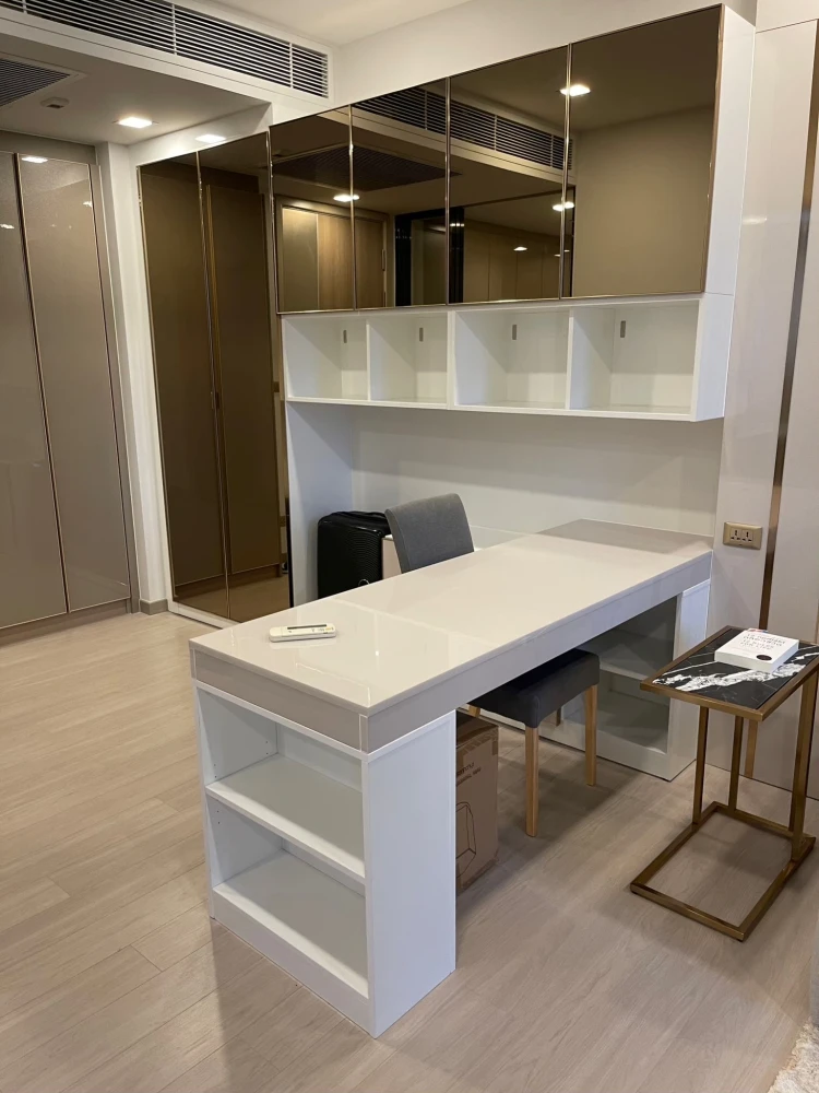 For sale or rent: One 9 Five, Building B, 14th floor. Pool view, unobstructed. Luxurious built-in furniture and complete set of appliances. Book now!