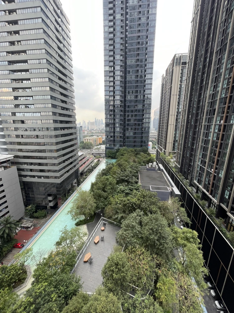 For sale or rent: One 9 Five, Building B, 14th floor. Pool view, unobstructed. Luxurious built-in furniture and complete set of appliances. Book now!