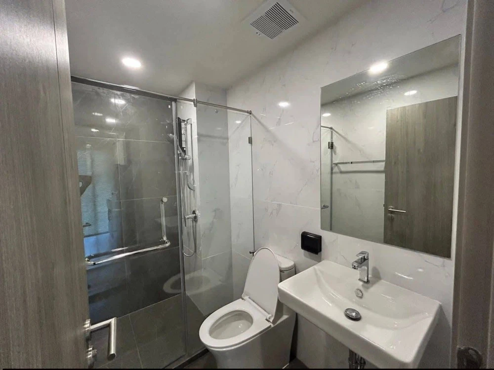 For sale or rent: Origin Plug & Play Sirindhorn Station unit. Nice room, fully furnished with appliances. Come and reserve yours now!