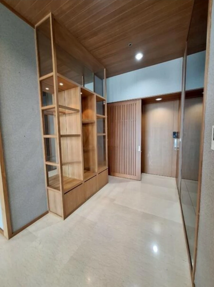 For sale/rent: Parco Condominium, penthouse unit, very high floor, 4 bedrooms, 5 bathrooms + maid's room. You can't miss this opportunity!
