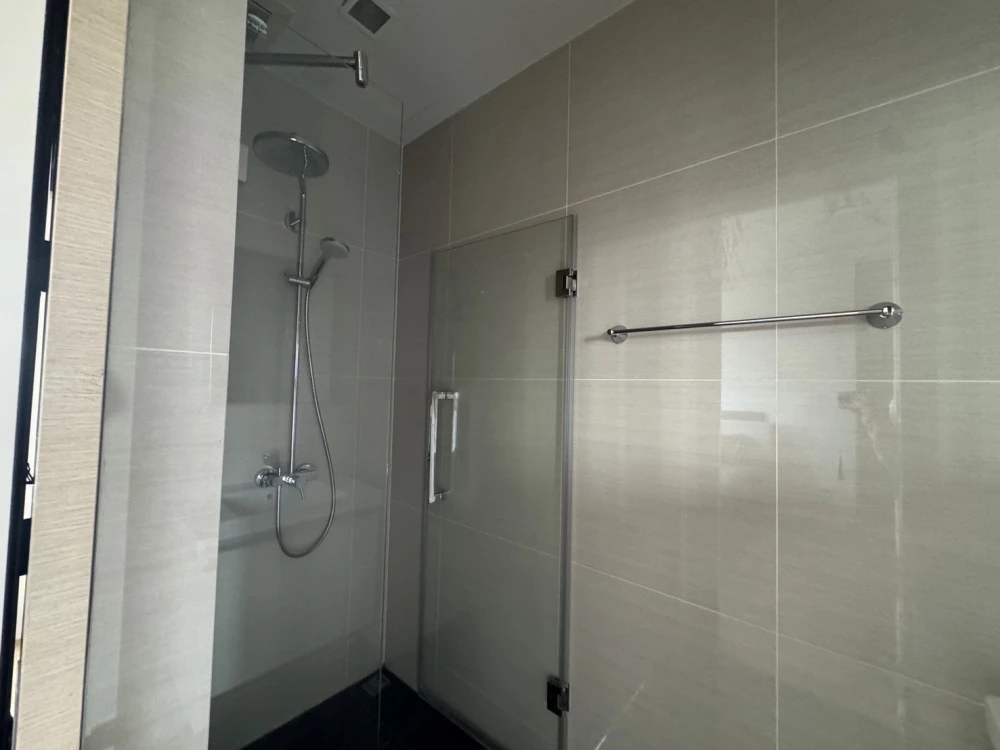 For sale, for rent, Park 24 Origin Phrom Phong, 1 bedroom, 1 bathroom, large usable area, beautiful city view from high floor, don't miss it.