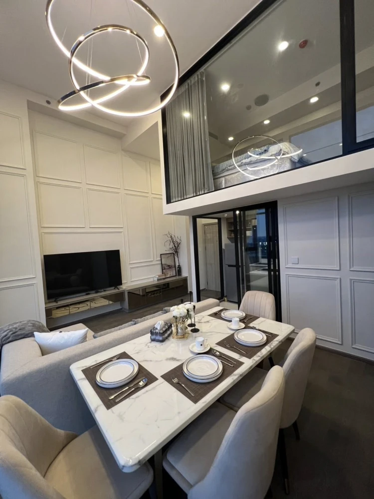 For sale or rent: PARK ORIGIN RATCHATHEWI Duplex unit, beautifully decorated, 31st floor, stunning unblocked view, corner unit, private. Don't miss ou