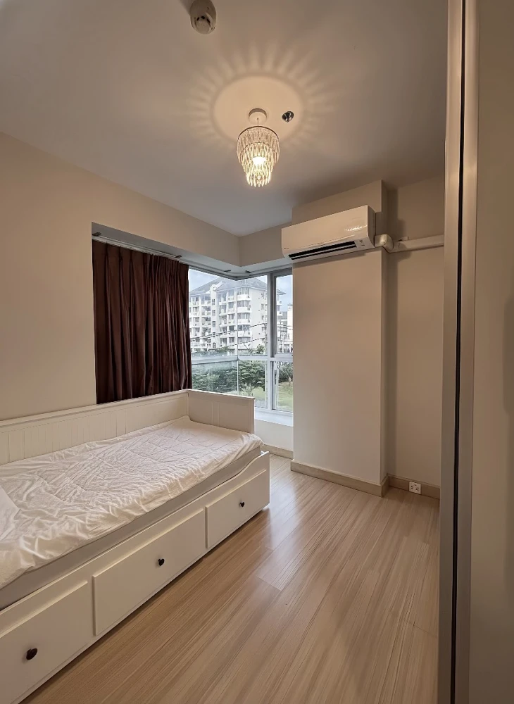 For sale or rent: PARKLAND SRINAKARIN corner unit. Quiet and peaceful with beautiful tree views from both balconies. Book now!