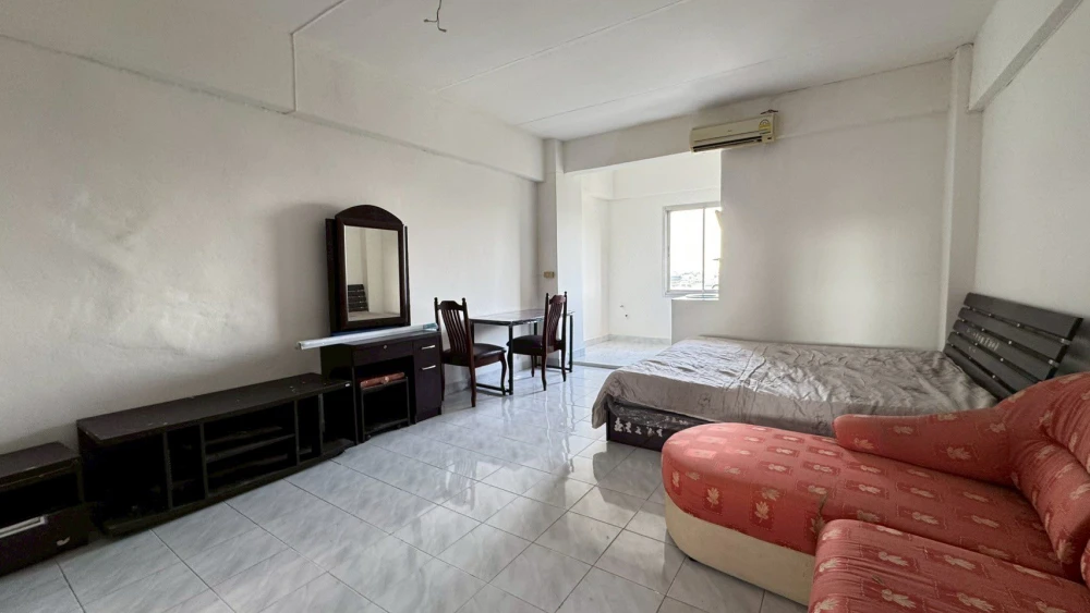 For sale, for rent, Pattanakarn Life Complex, nice room, fully furnished, book now.