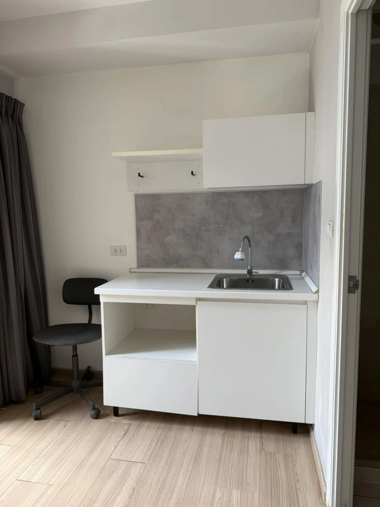 For sale or rent: Plum Condo Ladprao 101, corner unit offering privacy and complete amenities. Book now!