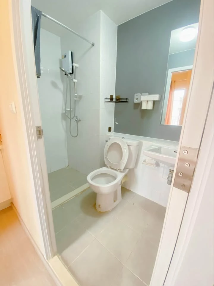 For sale, for rent Plum Condo Park Rangsit, studio room, fully furnished and equipped with electrical appliances, book now.