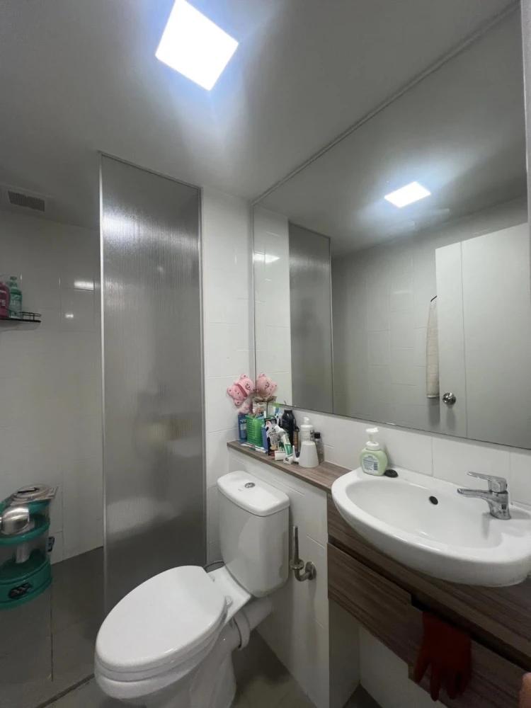 For sale or rent: PLUM CONDO RANGSIT ALIVE 2, 5th floor, room size 27 square meters, fully furnished, ready to move in.