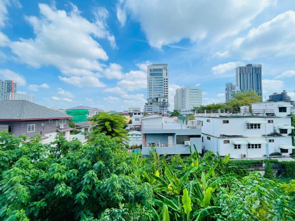 For sale, for rent Plum Condo Sukhumvit 62, 2 bedrooms, 1 bathroom, complete with electrical appliances. Reserve first, get it first.