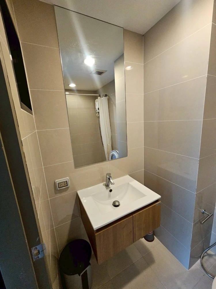 For sale or rent: Premio Fresco. Nice, fully furnished rooms in a prime location with complete amenities. Book now!