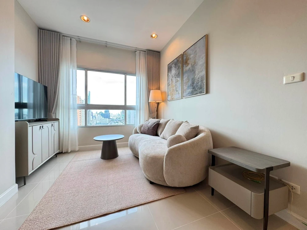 For sale or rent: Q.House Condo Sathorn, ready to move in, fully furnished, 36th floor, unobstructed river view. Book now!