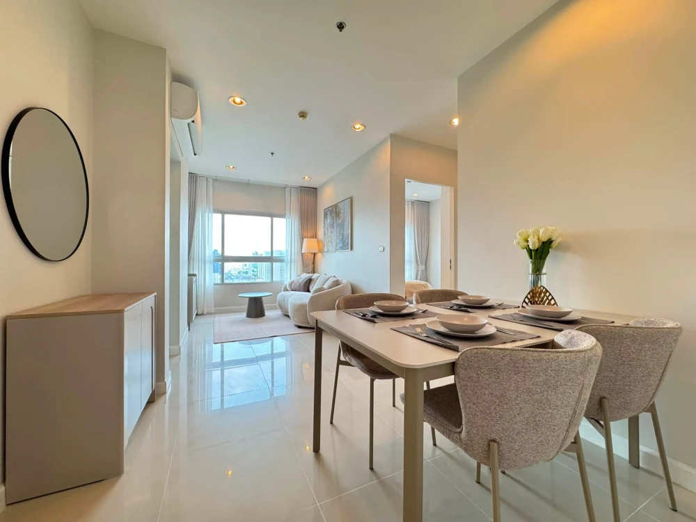 For sale or rent: Q.House Condo Sathorn, ready to move in, fully furnished, 36th floor, unobstructed river view. Book now!