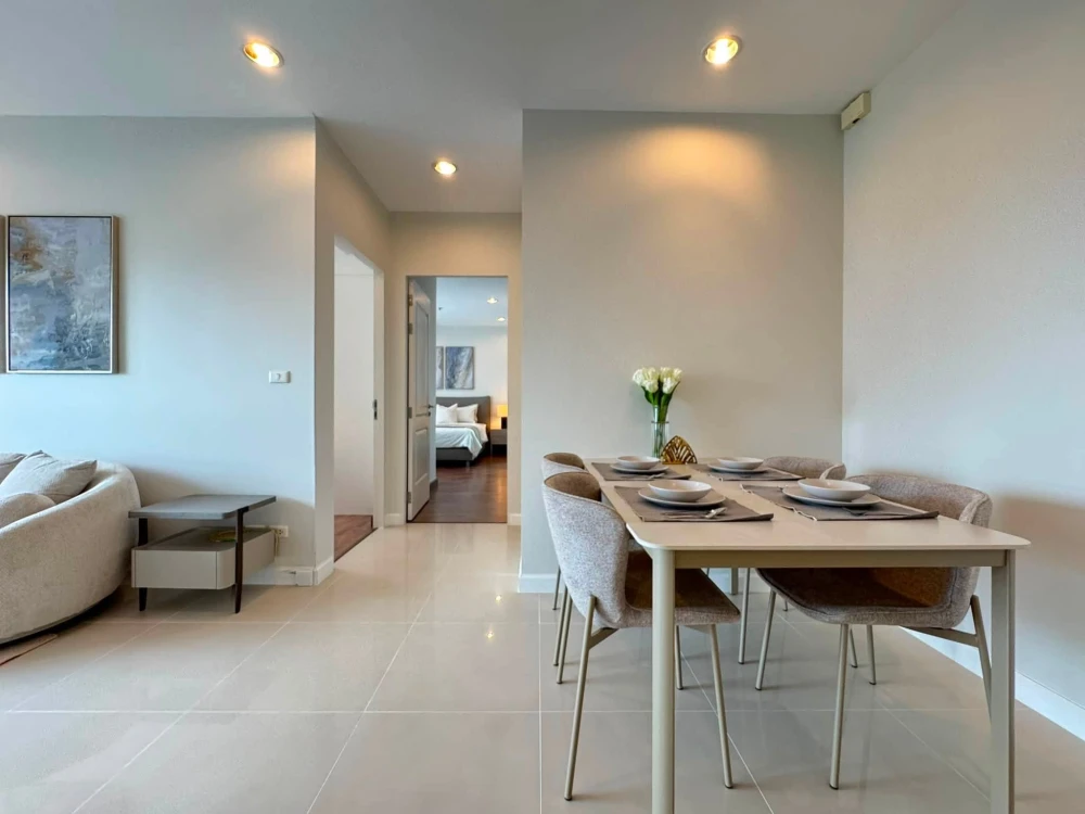 For sale or rent: Q.House Condo Sathorn, ready to move in, fully furnished, 36th floor, unobstructed river view. Book now!