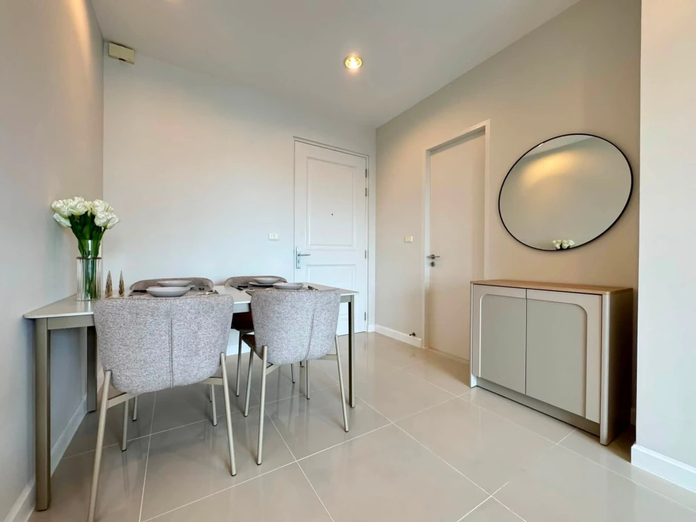 For sale or rent: Q.House Condo Sathorn, ready to move in, fully furnished, 36th floor, unobstructed river view. Book now!