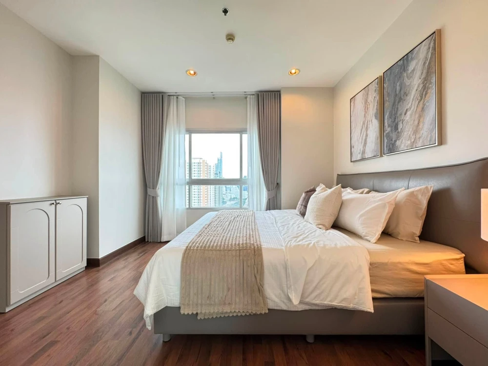 For sale or rent: Q.House Condo Sathorn, ready to move in, fully furnished, 36th floor, unobstructed river view. Book now!
