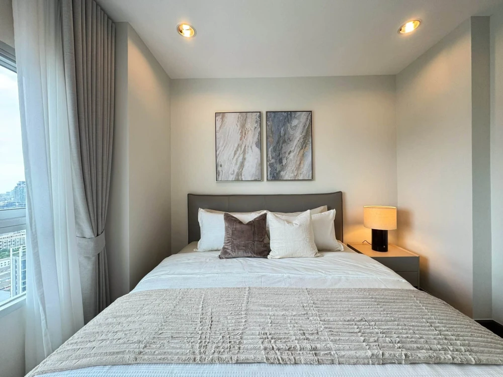 For sale or rent: Q.House Condo Sathorn, ready to move in, fully furnished, 36th floor, unobstructed river view. Book now!