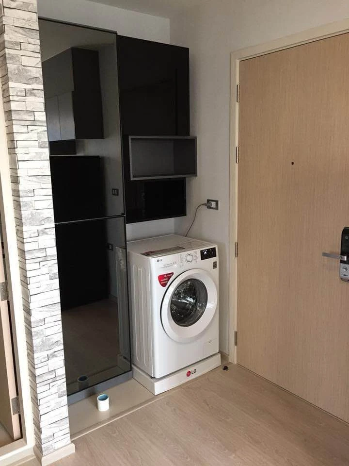 For sale or rent: Rhythm Asoke 2, 24th floor, very high, beautifully decorated in loft style. Hurry and grab it now!