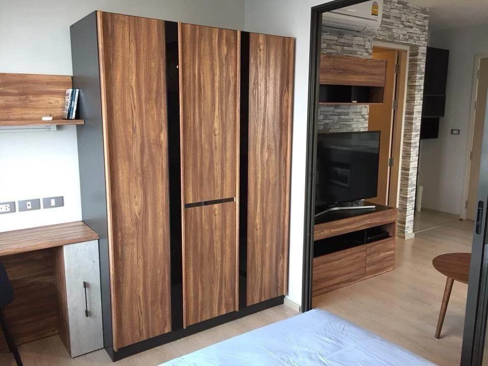 For sale or rent: Rhythm Asoke 2, 24th floor, very high, beautifully decorated in loft style. Hurry and grab it now!